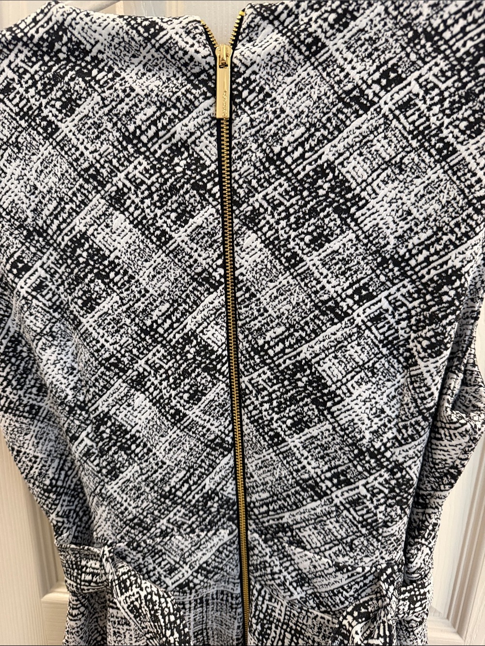 Calvin Klein Black and White Patterned Sleeveless Midi Dress - Picture 10 of 13